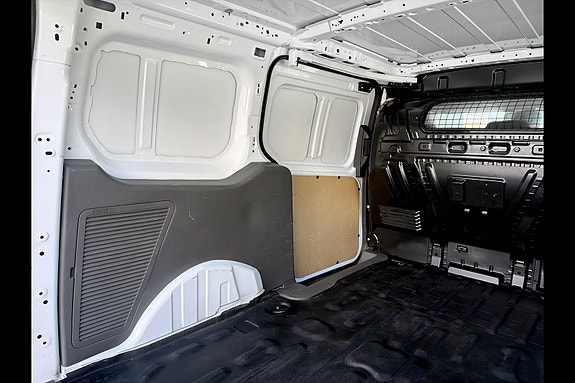 Ford Transit Connect 13 of 30