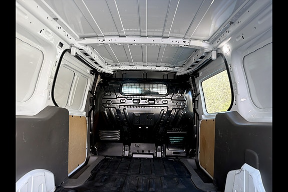 Ford Transit Connect 11 of 30