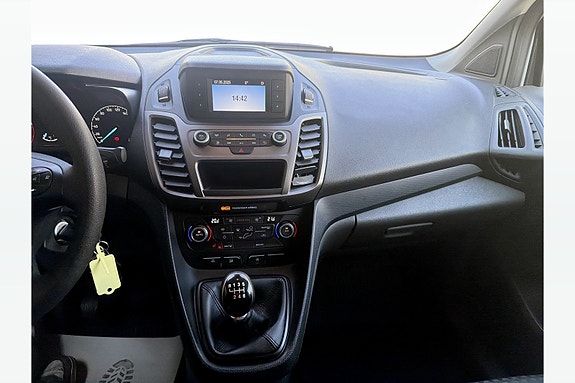 Ford Transit Connect 23 of 30