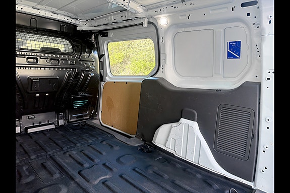 Ford Transit Connect 12 of 30
