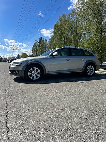 Audi A4 allroad 2 of 16