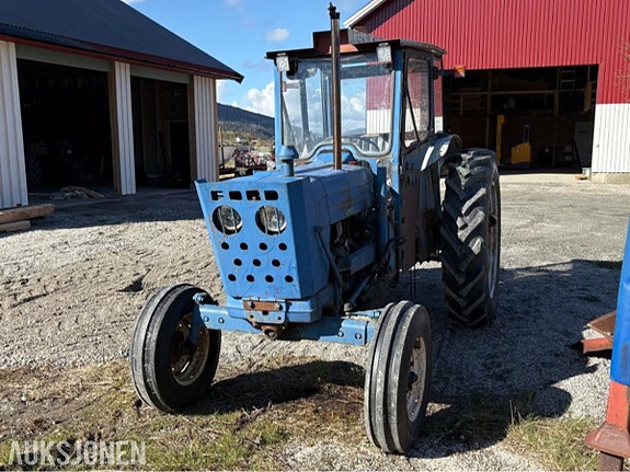 Ford 4000 traktor - LASTER KASSE MVA FRI