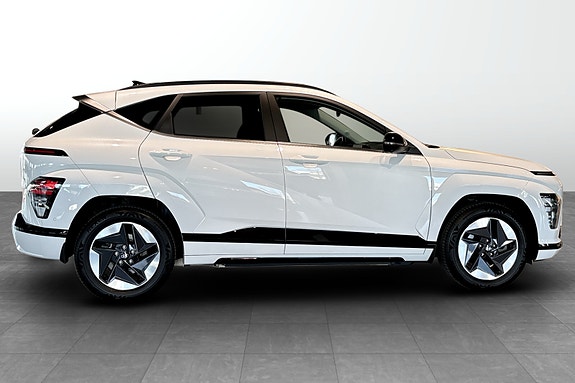 Hyundai Kona 2 of 5