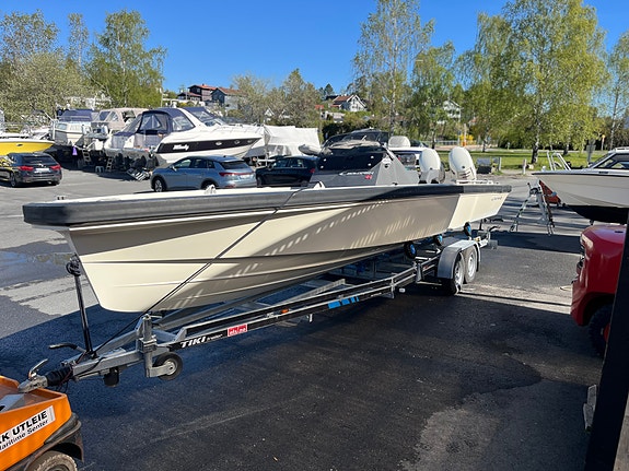 Bærum Maritime Senter selger for kunde Goldfish 28 Tender NR: 001!!! 5 of 5