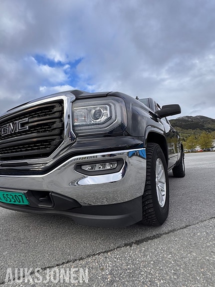 GMC Andre 11 of 30