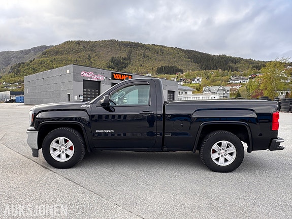 GMC Andre 8 of 30