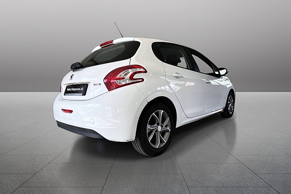 Peugeot 208 4 of 5