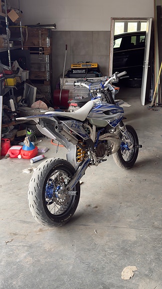 Husqvarna TE 300 3 of 4