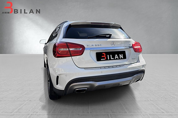Mercedes-Benz GLA220 d 10 of 30