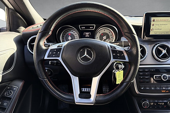 Mercedes-Benz GLA220 d 30 of 30