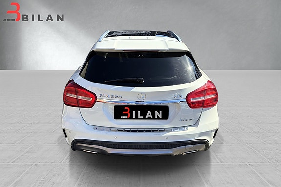 Mercedes-Benz GLA220 d 12 of 30