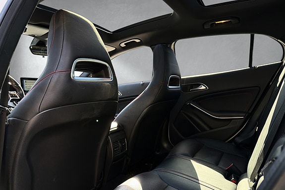 Mercedes-Benz GLA220 d 23 of 30