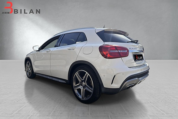 Mercedes-Benz GLA220 d 8 of 30