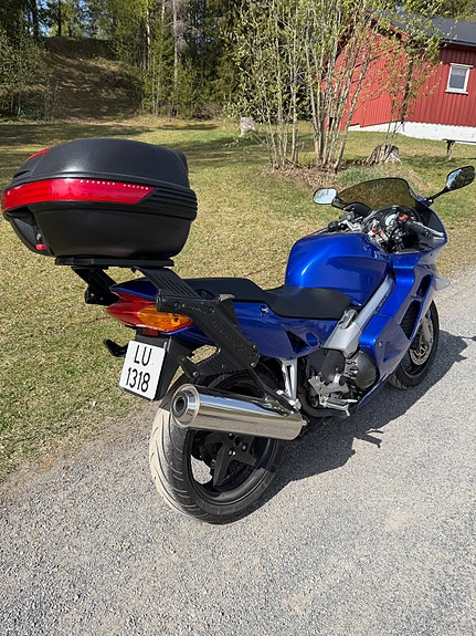 Honda VFR 800 2 of 5