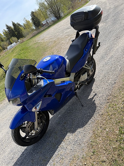 Honda VFR 800 4 of 5