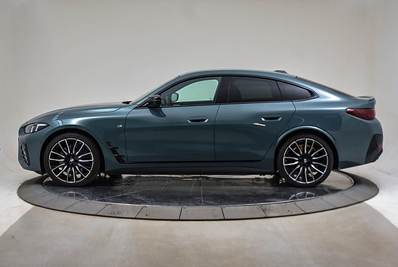 BMW i4 3 of 5