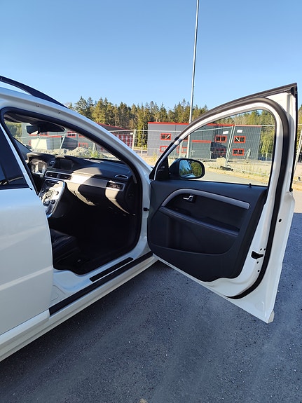 Volvo V70 20 of 24
