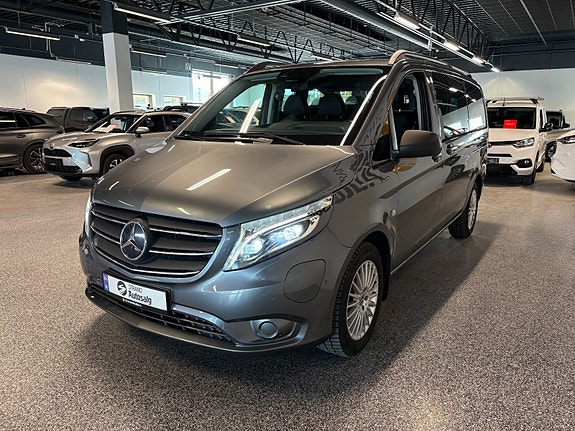 Mercedes-Benz eVito Tourer 3 of 5