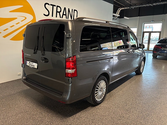 Mercedes-Benz eVito Tourer 4 of 5