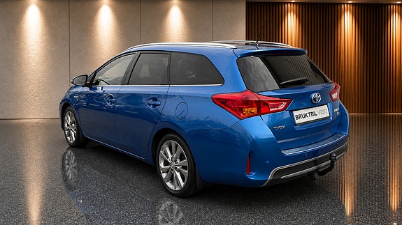 Toyota Auris 5 of 5