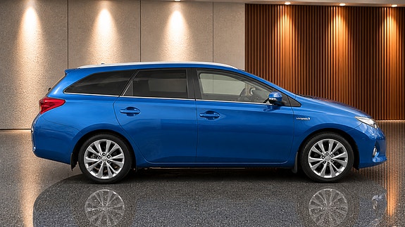 Toyota Auris 4 of 5