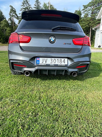 BMW M140i 4 of 5