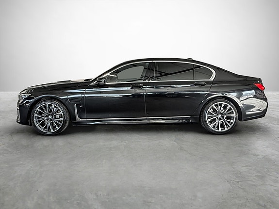 BMW 7-Serie 2 of 5