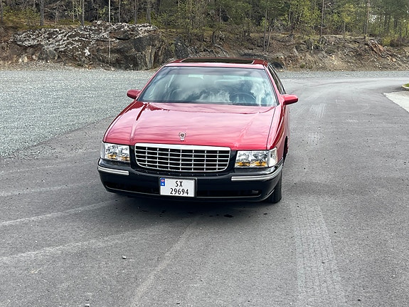 Cadillac Deville 4 of 5