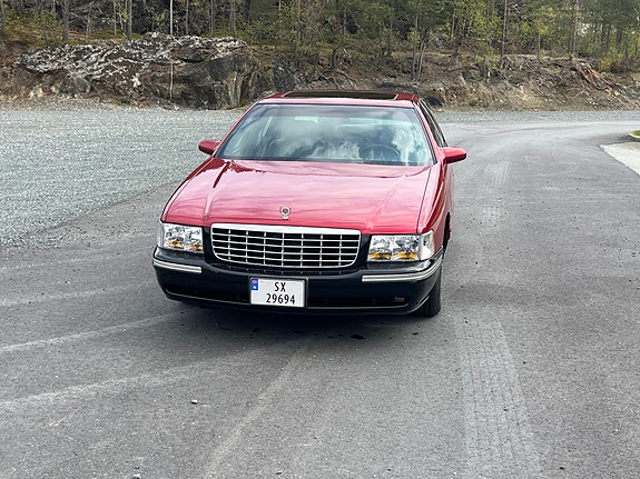 Cadillac Deville 4 of 10
