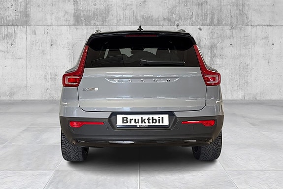 Volvo EX40 4 of 5