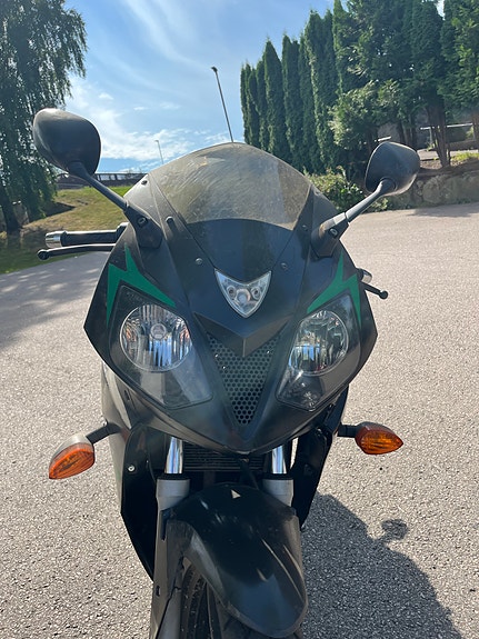 Daelim Roadwin VJ 125 R 3 of 5