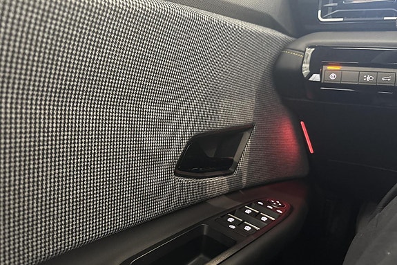 Renault 4 E-Tech 16 of 24