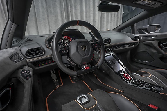 Lamborghini Huracan 17 of 30