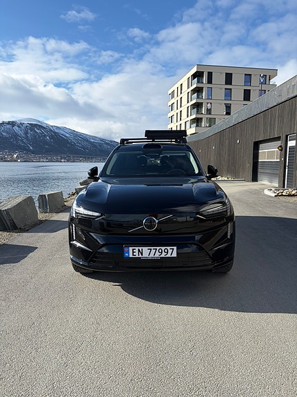 Volvo EX90 3 of 5