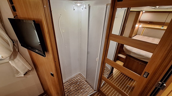 Rapido 10000DFH - Solcelle x 2 - Aircondition - Alde 27 of 30