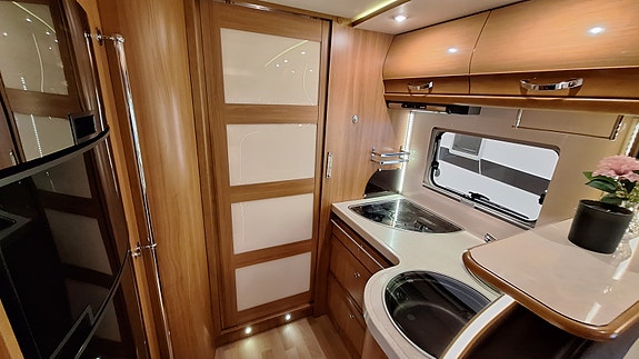 Rapido 10000DFH - Solcelle x 2 - Aircondition - Alde 25 of 30