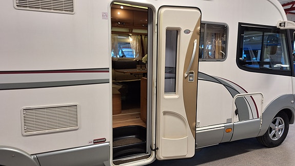 Rapido 10000DFH - Solcelle x 2 - Aircondition - Alde 12 of 30