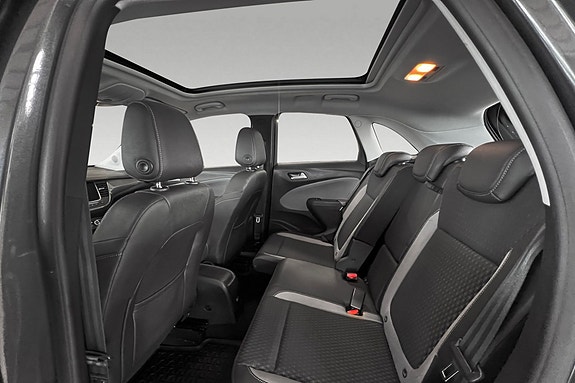Opel Crossland X 28 of 30