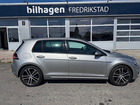 Volkswagen Golf VII 5 of 5