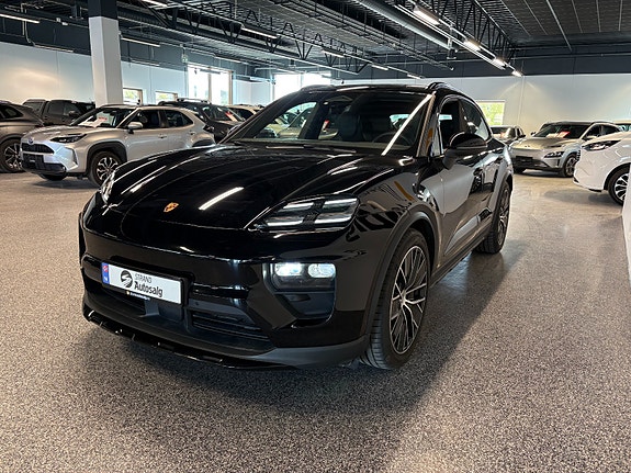 Porsche Macan 3 of 5