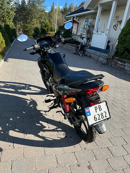 Honda cb 125 f 3 of 5