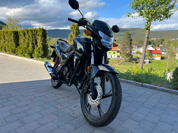 Honda cb 125 f 5 of 5