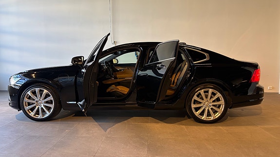 Volvo S90 4 of 5