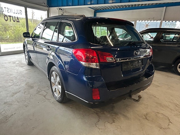 Subaru Outback 4 of 5
