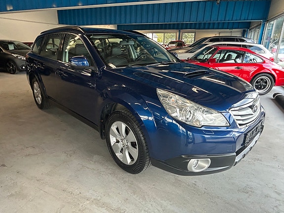 Subaru Outback 2 of 5