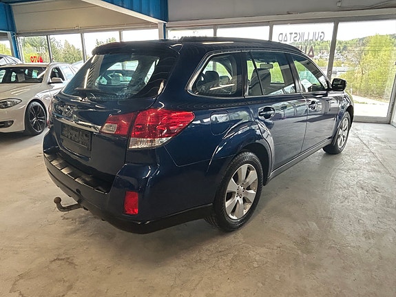 Subaru Outback 3 of 5