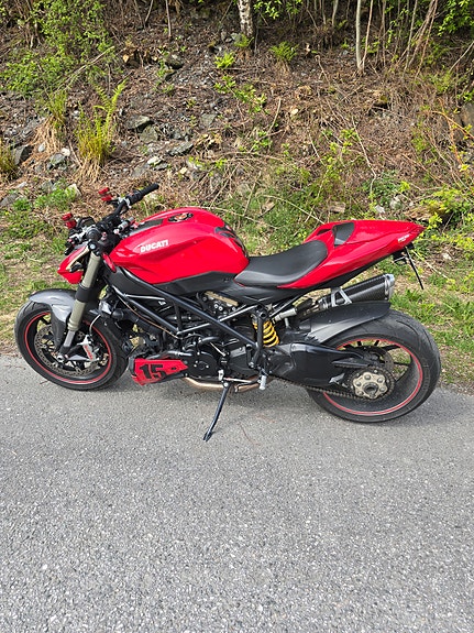 Ducati Streetfighter 4 of 16