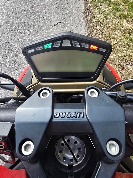 Ducati Streetfighter 10 of 16