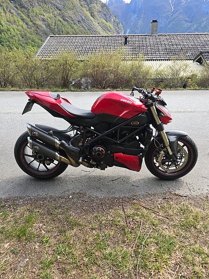 Ducati Streetfighter 3 of 16