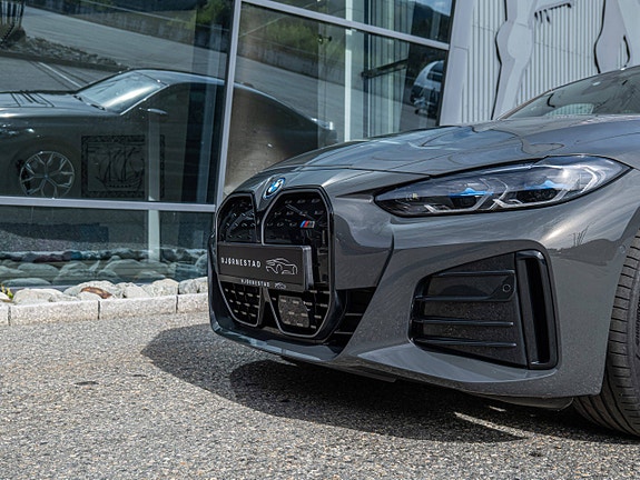 BMW i4 3 of 5
